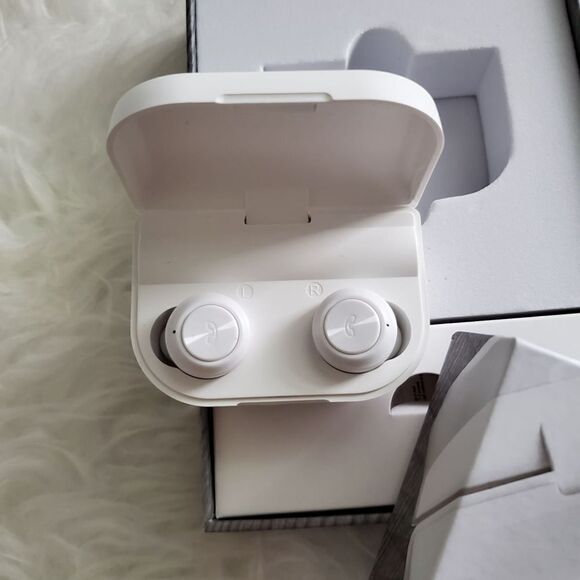 Azzaro Wireless Earbuds - Picture 3 of 6